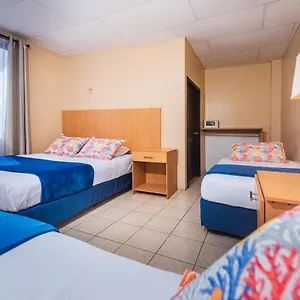 Hostel North Seymour